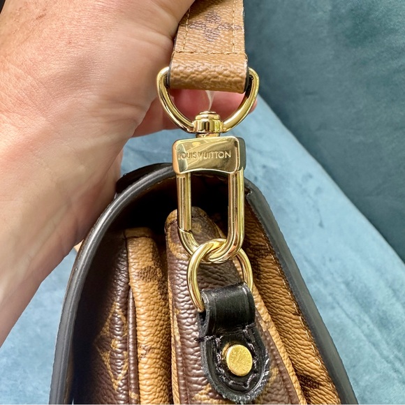 Louis Vuitton Pochette Metis Reverse Monogram Canvas - Picture 6 of 15